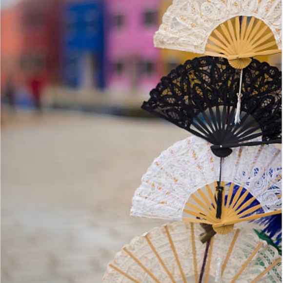 Handmade Accessories - 🇮🇹 White Lace Hand Fan The Island Of Burano Veneto Italy White 16.5” Venezia